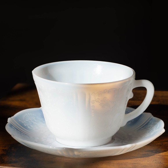 1930s Macbeth-Evans Monax Depression Glass American Sweetheart Teacup & Saucer - Picture 3 of 5